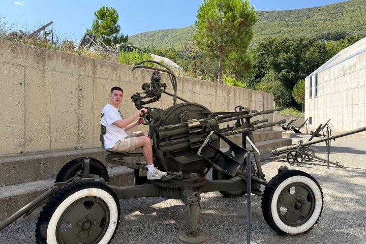 Tirana: Kommunistisk Fortid Tour med BunkArt & Militærmuseet