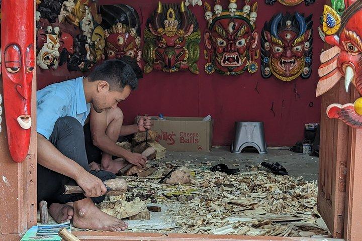チャングナラヤン寺院へのハイキング付きナガルコット日の出ツアー