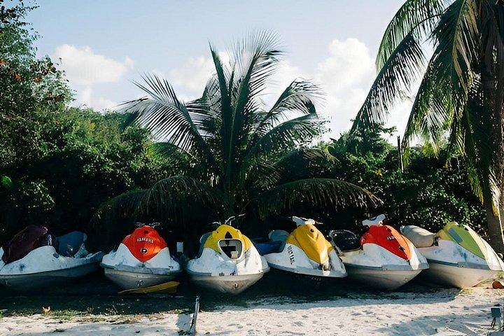 バリ島南部ウルワツツアージェットスキーとロマンチックディナージンバラン