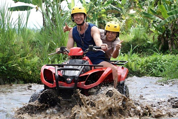 ウブドATVクワッドバイクとホワイトウォーターラフティングアドベンチャー