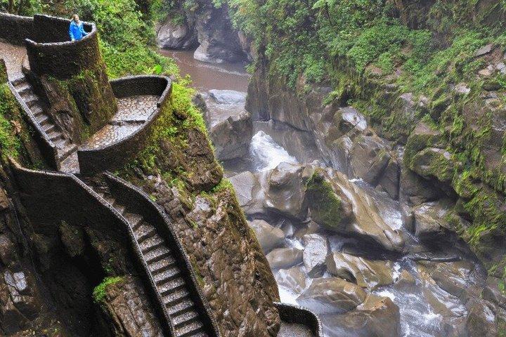 Abenteuer und Entspannung in Baños de Agua Santa
