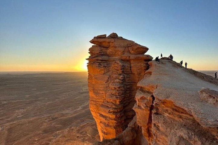 Edge of the World Sunset Adventure with 4x4 Drive from Riyadh