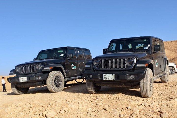 Edge of the World Sunset Adventure with 4x4 Drive from Riyadh