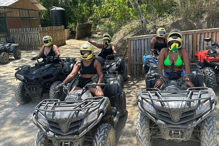 ATV、乗馬、ジップライン、モンテゴベイのカタマラン