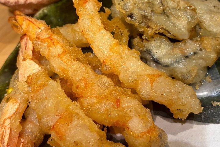 Off The Beaten Path Osaka Local Bar Crawl/ 22 Tapas 7 Drinks