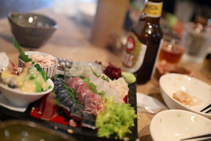 Off The Beaten Path Osaka Local Bar Crawl/ 22 Tapas 7 Drinks