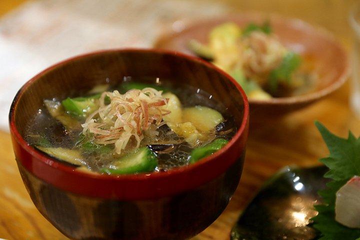 Off The Beaten Path Osaka Local Bar Crawl/ 22 Tapas 7 Drinks