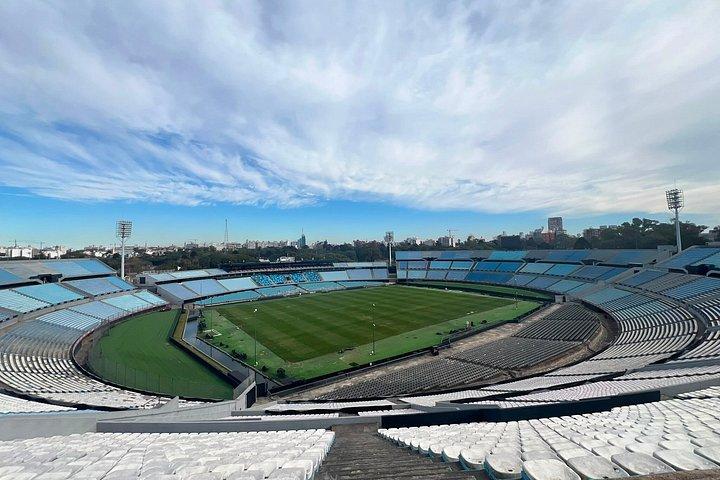 エスタディオ・センテナリオでのウルグアイサッカープライベートツアー