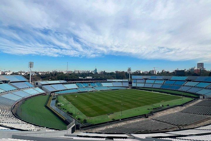 エスタディオ・センテナリオでのウルグアイサッカープライベートツアー