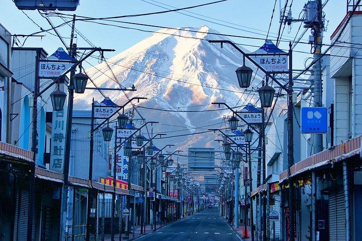 富士山と河口湖プライベート全日ツアー