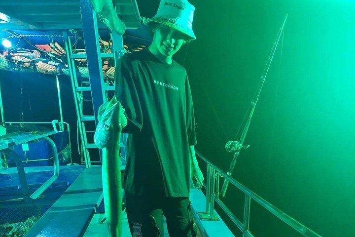 サムイ島プライベートナイトフィッシング（船上で新鮮な水揚げ料理付き）