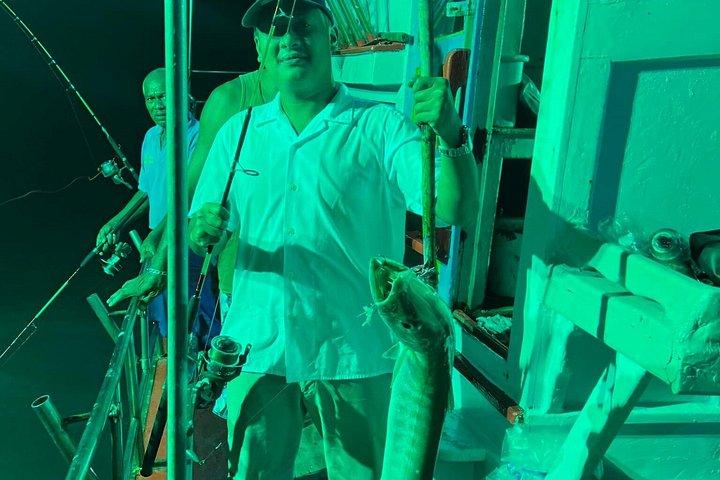 サムイ島プライベートナイトフィッシング（船上で新鮮な水揚げ料理付き）