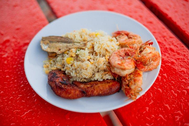 サムイ島プライベートナイトフィッシング（船上で新鮮な水揚げ料理付き）