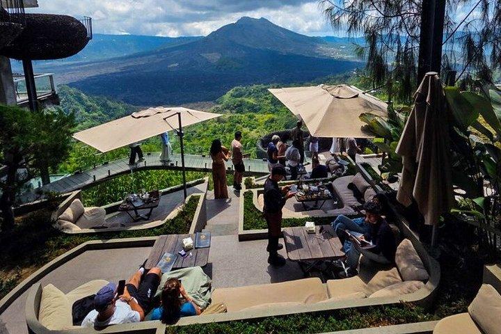 プライベート・バトゥール山ジープ・サンライズ・シンゼ・ピラミッド・温泉とカフェ