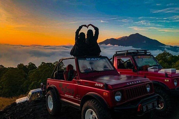 プライベート・バトゥール山ジープ・サンライズ・シンゼ・ピラミッド・温泉とカフェ