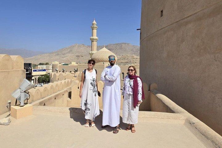 Tour condiviso al Forte di Nizwa, Souq, Birkat AL Mouz e Jebel Akhdar