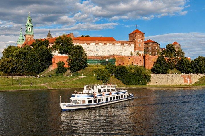 Krakow Vistula River Cruise with Wawel Views and Audio Guide