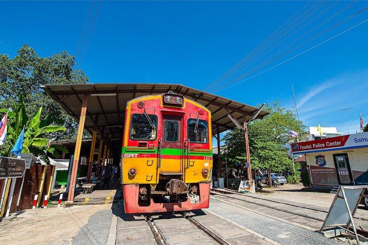 バンコク水上マーケット＆メーコン鉄道日帰り旅行