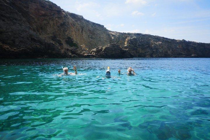イビサ島でのシュノーケリング：洞窟と透き通った海を巡るガイド付きツアー