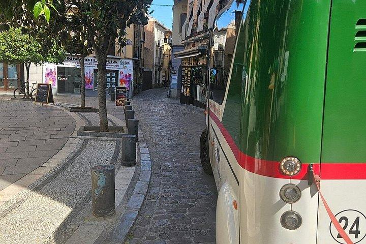 グラナダ・ホップ・オン・ホップ・オフ観光列車チケット（音声ガイド付き）