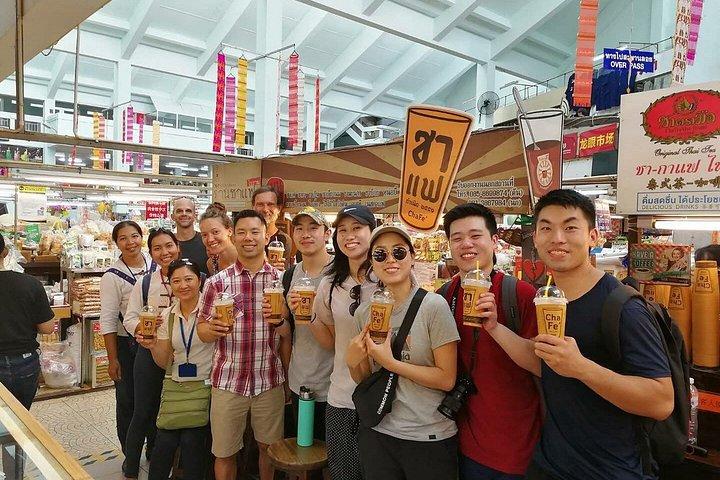 チェンマイガイド付き夕食ツアー（チャンプアク夜市）