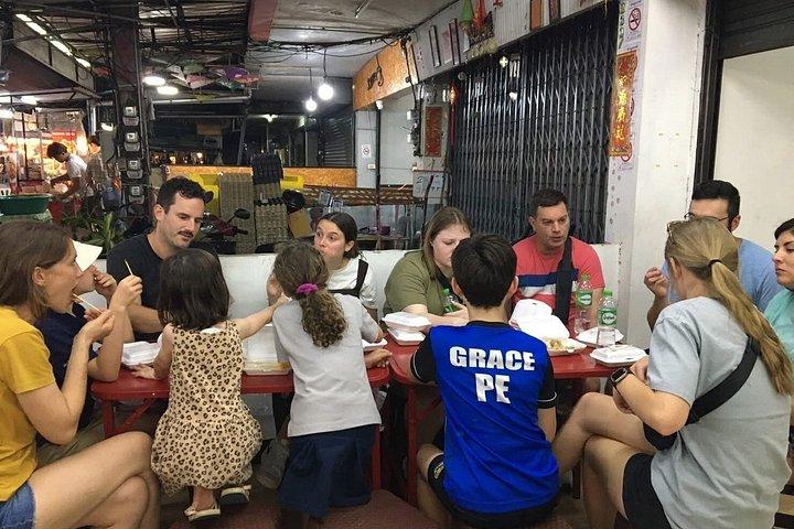 チェンマイガイド付き夕食ツアー（チャンプアク夜市）