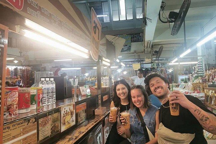 チェンマイガイド付き夕食ツアー（チャンプアク夜市）