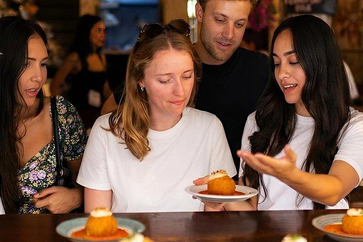 エル・ボルン＆ゴシック・クォーター・ローカル・フード・ツアー（試食付き）
