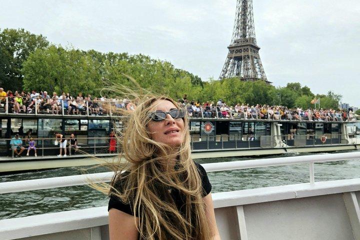 Paris 1-Hour River Cruise with Ice Cream or Crepe Option Upgrade