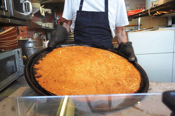 ニースのリベレーションマーケットで地元の味を味わうフードツアー