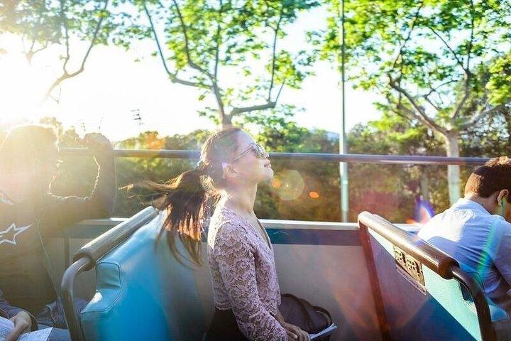 バルセロナ市内観光ホップオンホップオフバスチケット
