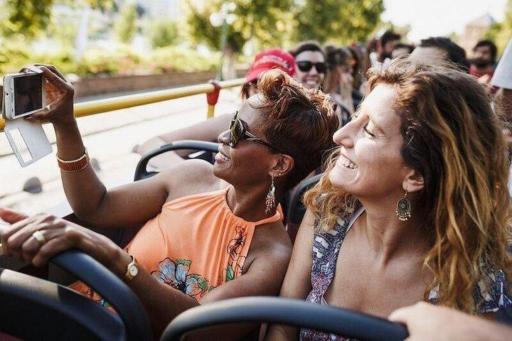バルセロナ市内観光ホップオンホップオフバスチケット