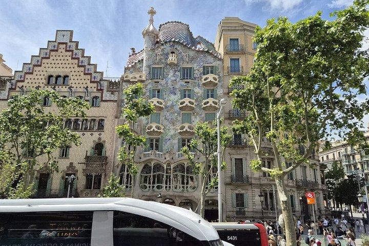 バルセロナ市内観光ホップオンホップオフバスチケット