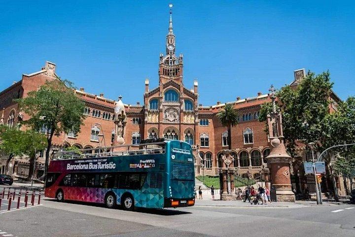 バルセロナ市内観光ホップオンホップオフバスチケット