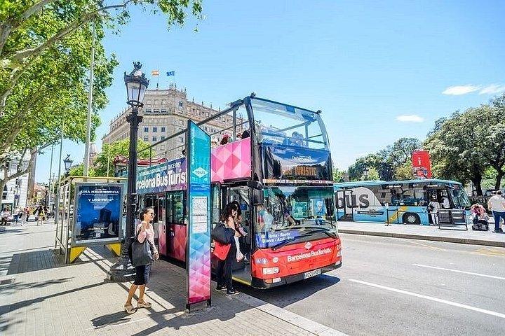 バルセロナ市内観光ホップオンホップオフバスチケット