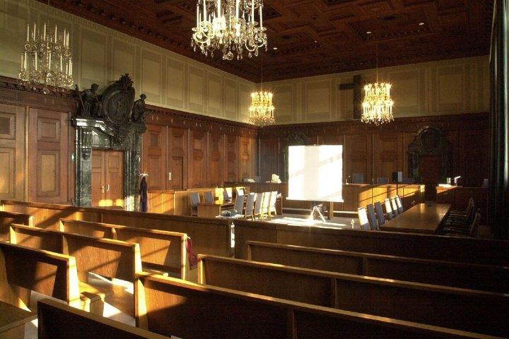 旧ナチスの集会所と法廷 600 ツアー