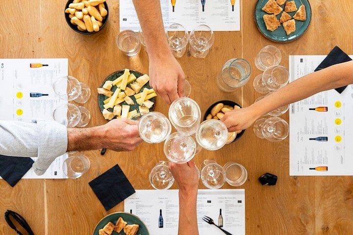 ラ・ピラミデ：スパークリングワイン3種、前菜、そしてセラーツアー