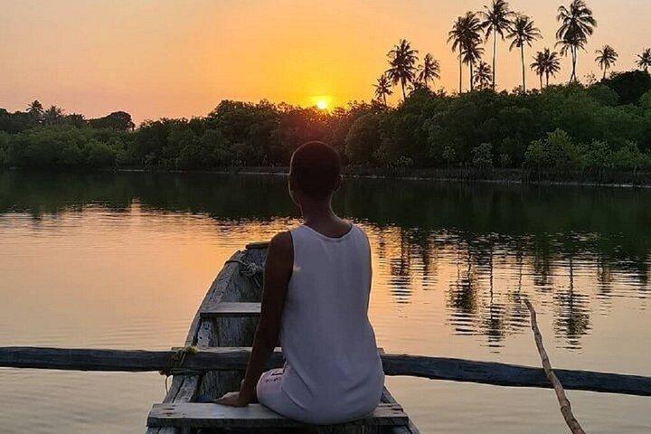Canoeing Sundowner Tour on Kongo River