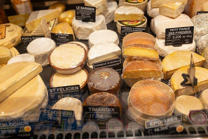 ワイン、チーズ、ペストリー付きプライベートモンマルトルフードツアー