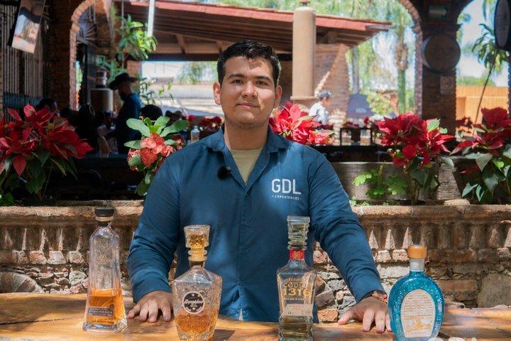 GDL EXPERIENCESによる、テイスティングとペアリング付きのプレミアムテキーラツアー