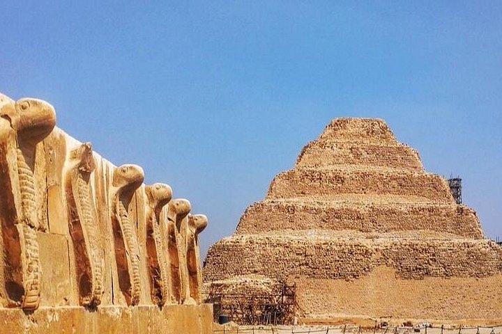 サッカラ・メンフィスとダシュール古代エジプトの旅