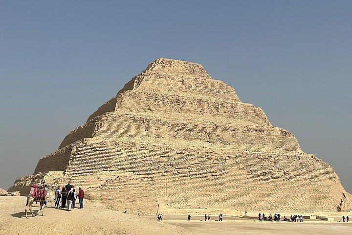 サッカラ・メンフィスとダシュール古代エジプトの旅