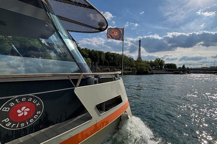 Paris Seine River Sightseeing Cruise med kommentar af Bateaux