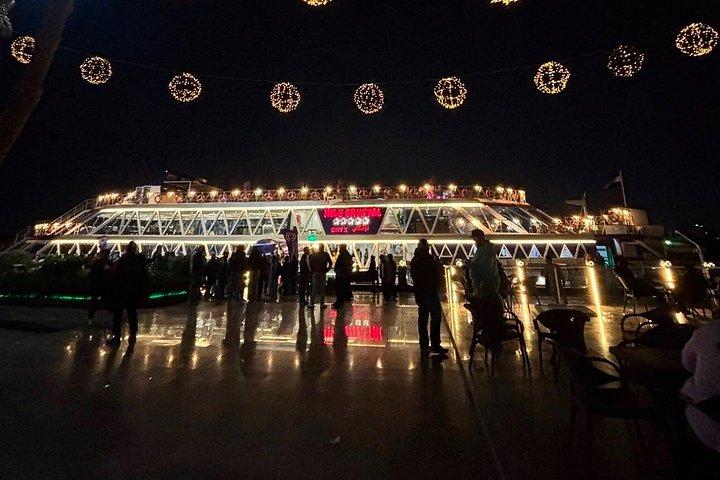 カイロ ナイル川ディナークルーズ、ベリーダンス、タヌーラ＆ホテル送迎