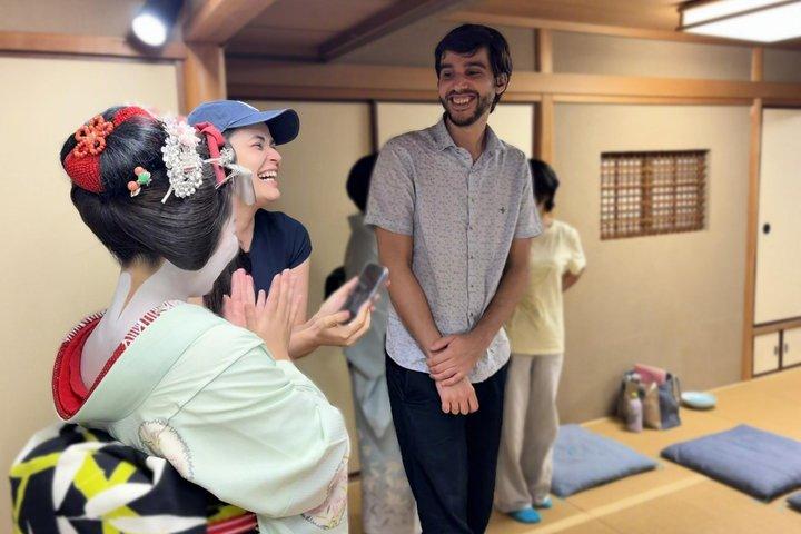 Kyoto Private Geisha Experience in an Exclusive Teahouse at Gion