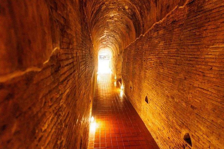 チェンマイの隠れた名所：地元の人による赤いトラックが紹介する3つの寺院