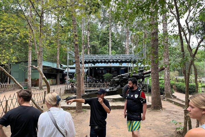 Private Tay Ninh Cao Dai Temple and Cu Chi Tunnels Experience