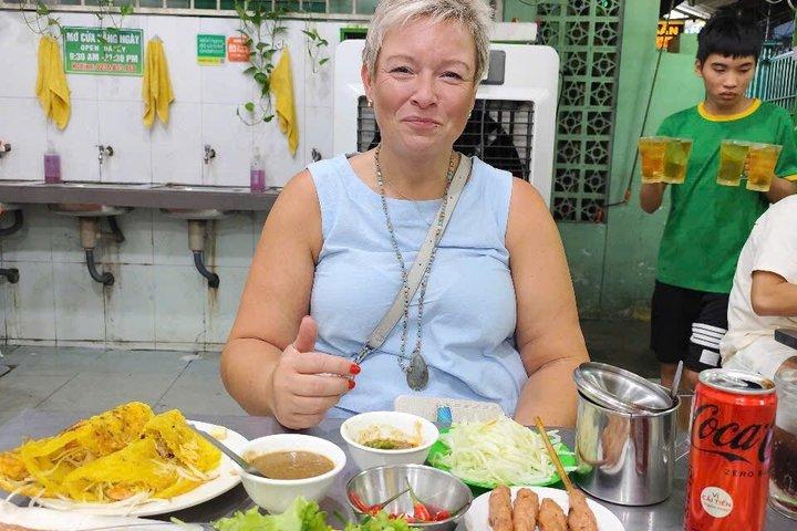 Da Nang Michelin Selected Street Food Tour with Local Guide