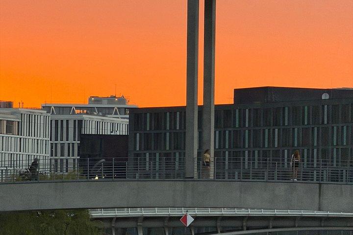 夜のベルリン：ライトアップされた名所ウォーキングツアー