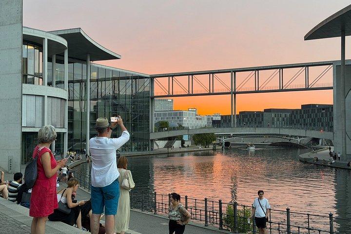 夜のベルリン：ライトアップされた名所ウォーキングツアー